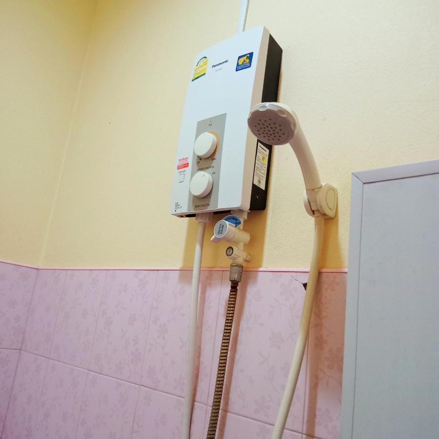 Lanta Orange House Hostel เกาะลันตา ภายนอก รูปภาพ