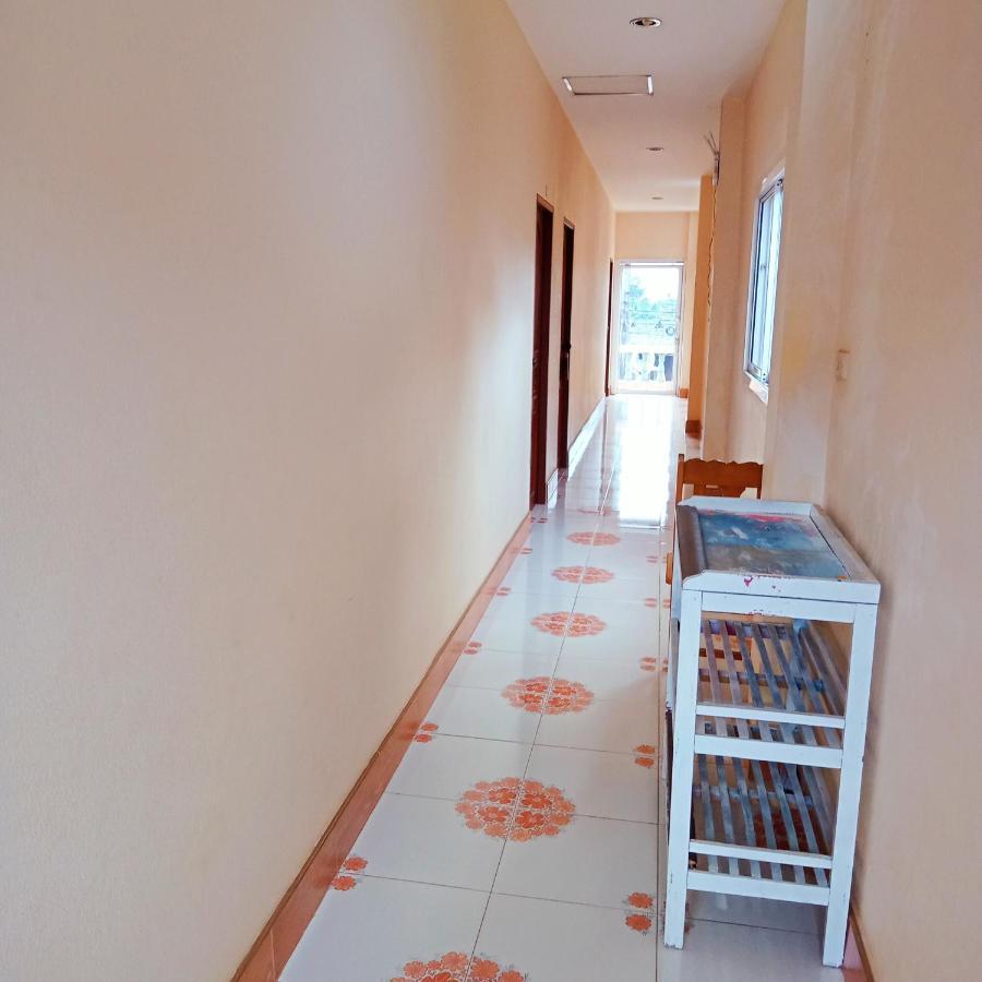 Lanta Orange House Hostel เกาะลันตา ภายนอก รูปภาพ