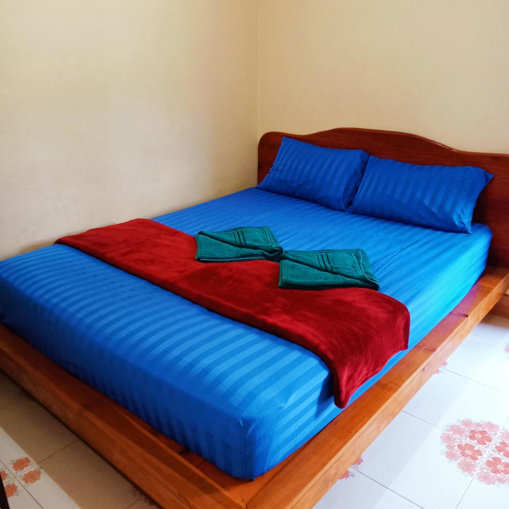 Lanta Orange House Hostel เกาะลันตา ภายนอก รูปภาพ