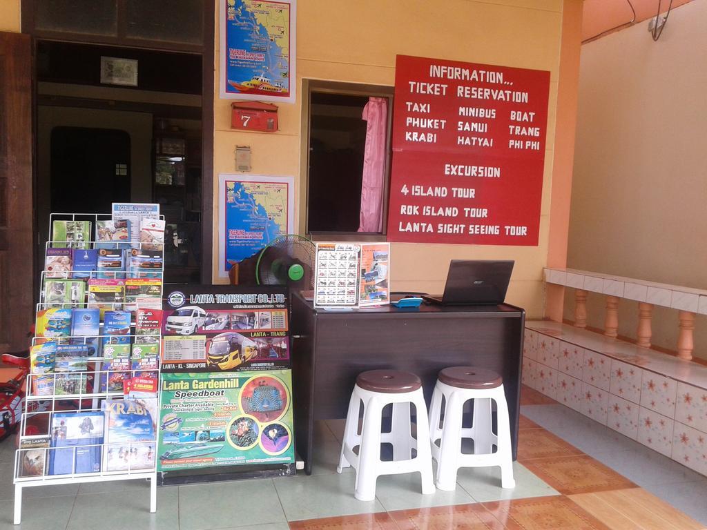 Lanta Orange House Hostel เกาะลันตา ภายนอก รูปภาพ